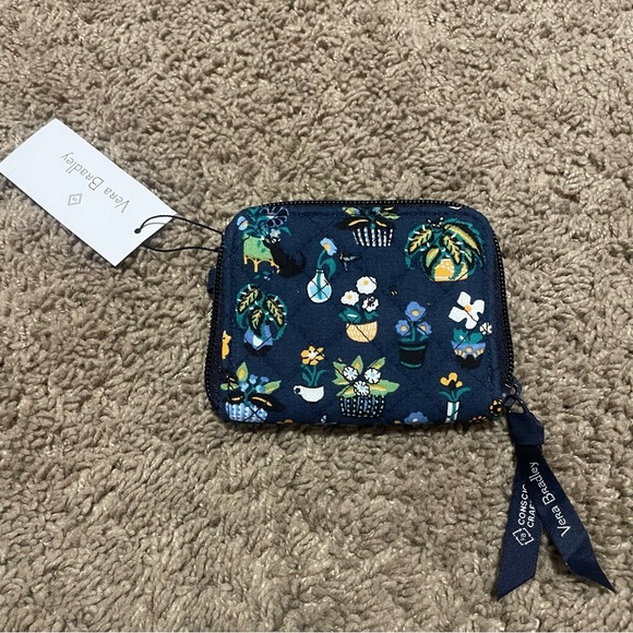 Vera Bradley Handbags - Vera Bradley zip wallet
